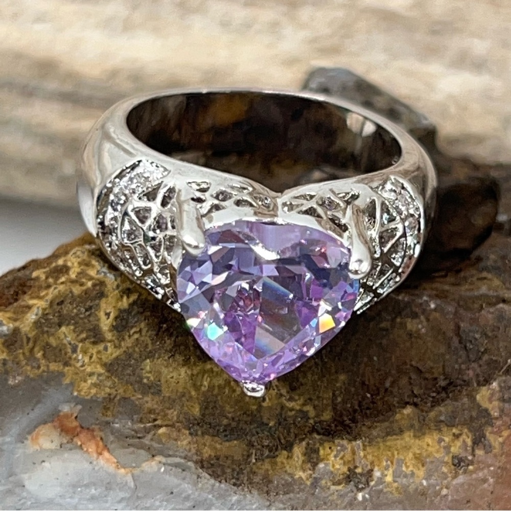 Elegant Silver And Purple Heart Ring